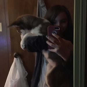 Meet your Posher, Chloe